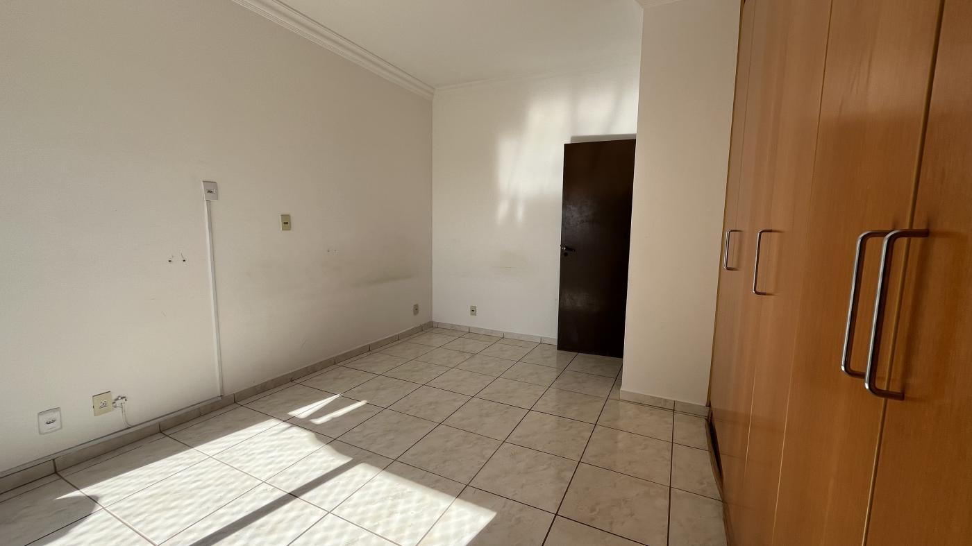 Apartamento à venda com 3 quartos, 143m² - Foto 9