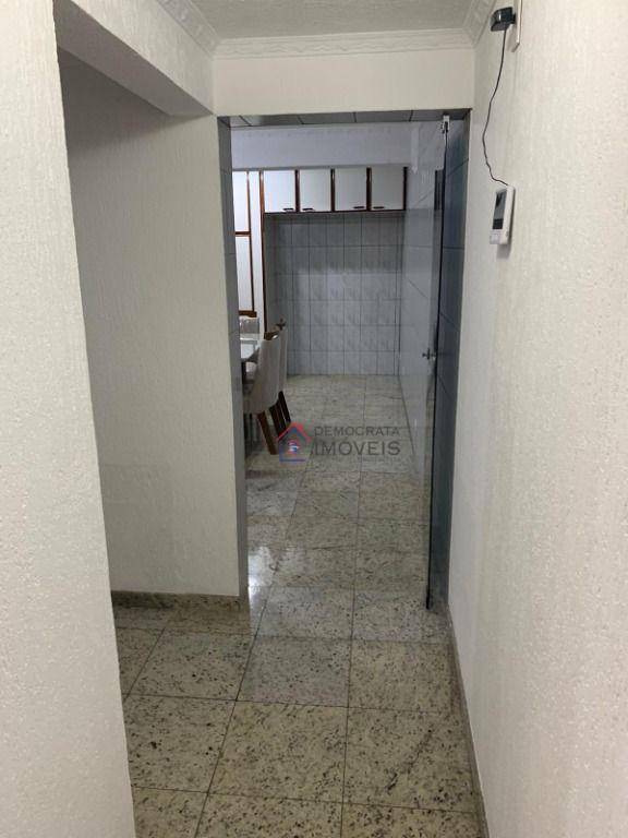 Sobrado à venda com 3 quartos, 220m² - Foto 3