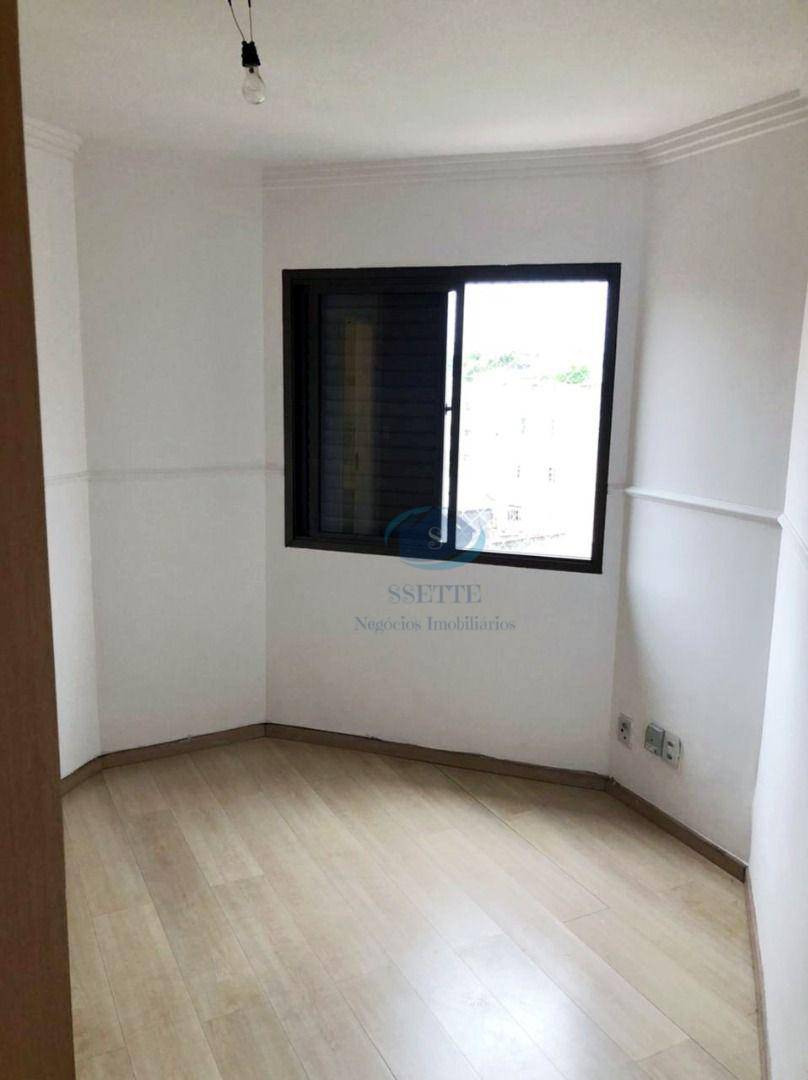 Apartamento à venda com 2 quartos, 67m² - Foto 4