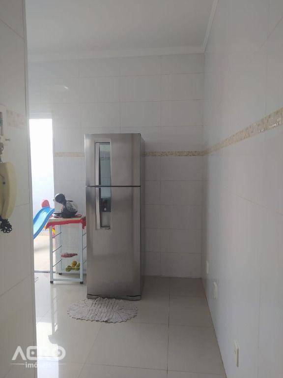 Casa à venda com 3 quartos, 111m² - Foto 6