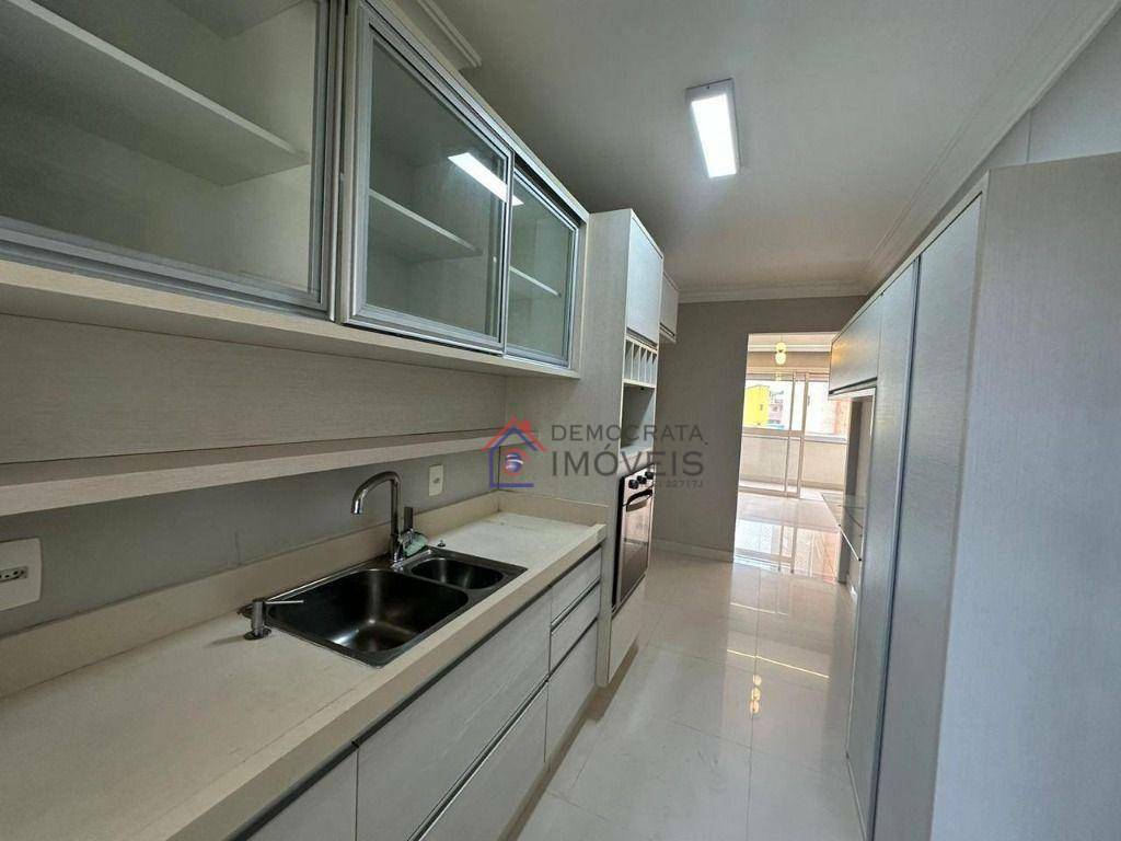 Apartamento à venda com 3 quartos, 110m² - Foto 9