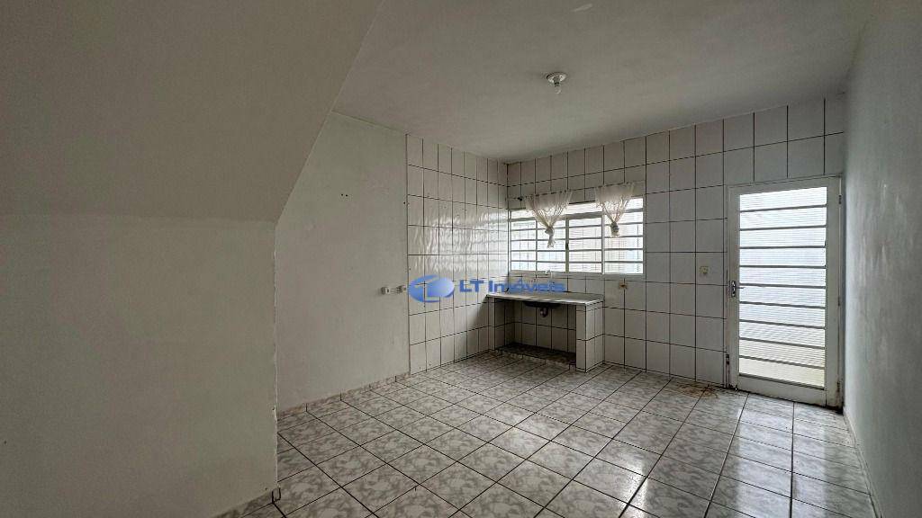 Sobrado para alugar com 2 quartos, 95m² - Foto 11