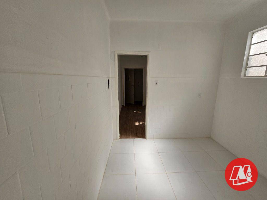 Apartamento para alugar com 1 quarto, 40m² - Foto 11