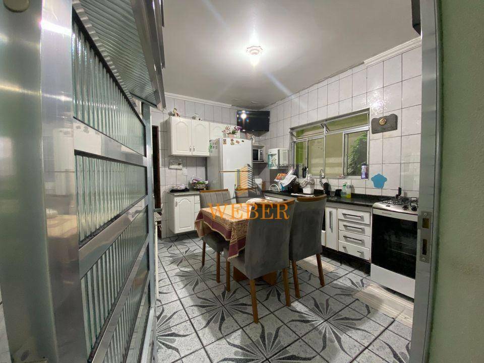Sobrado à venda com 2 quartos, 450m² - Foto 2