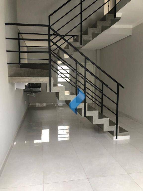 Casa à venda com 2 quartos, 80m² - Foto 3