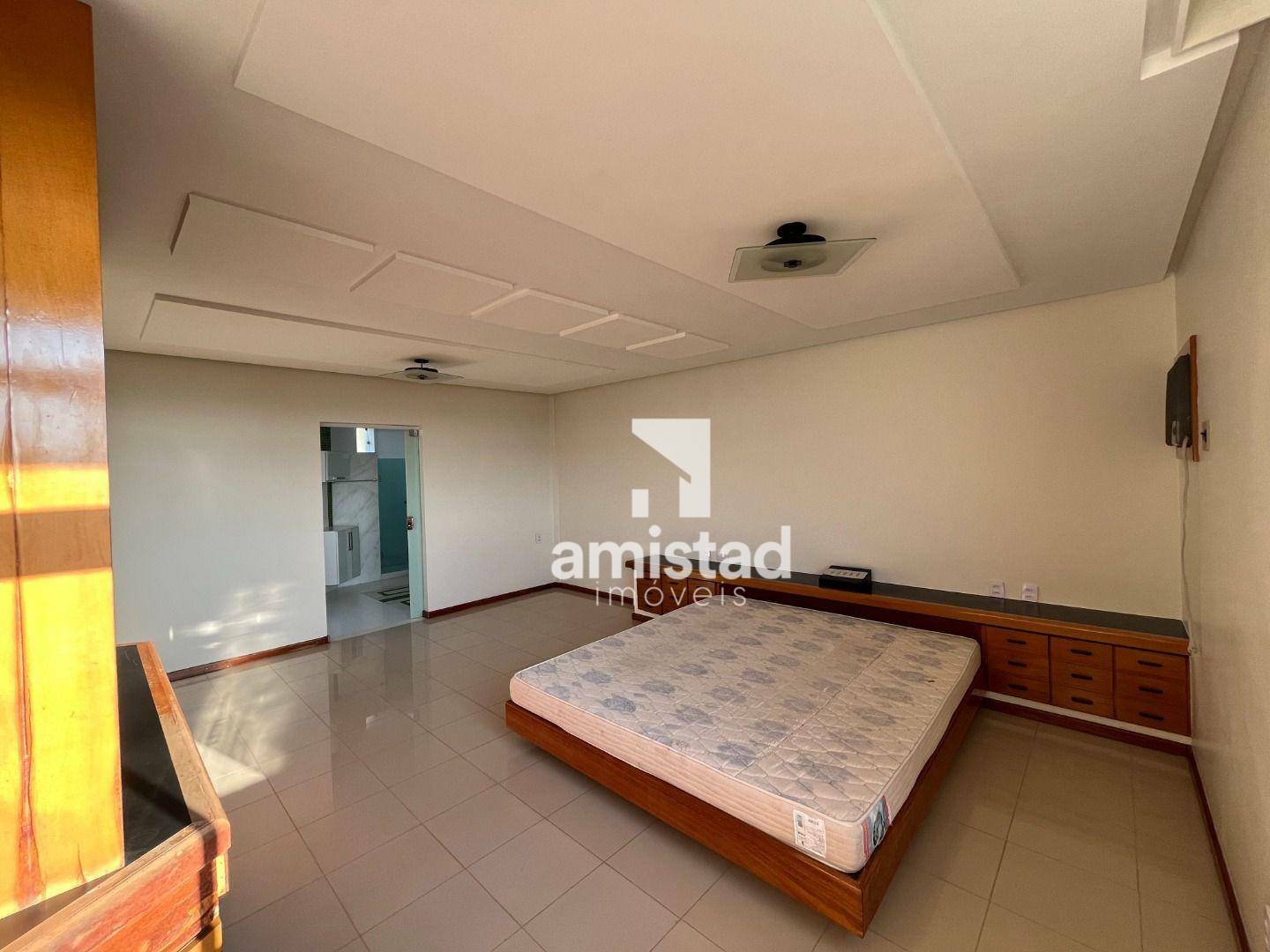 Casa à venda com 3 quartos, 600m² - Foto 15