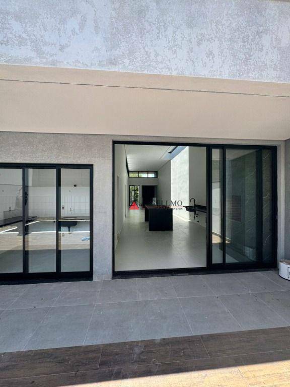 Casa de Condomínio à venda com 3 quartos, 220m² - Foto 3