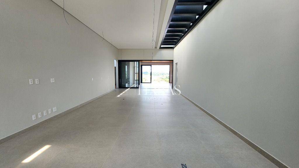 Casa de Condomínio à venda com 4 quartos, 378m² - Foto 4