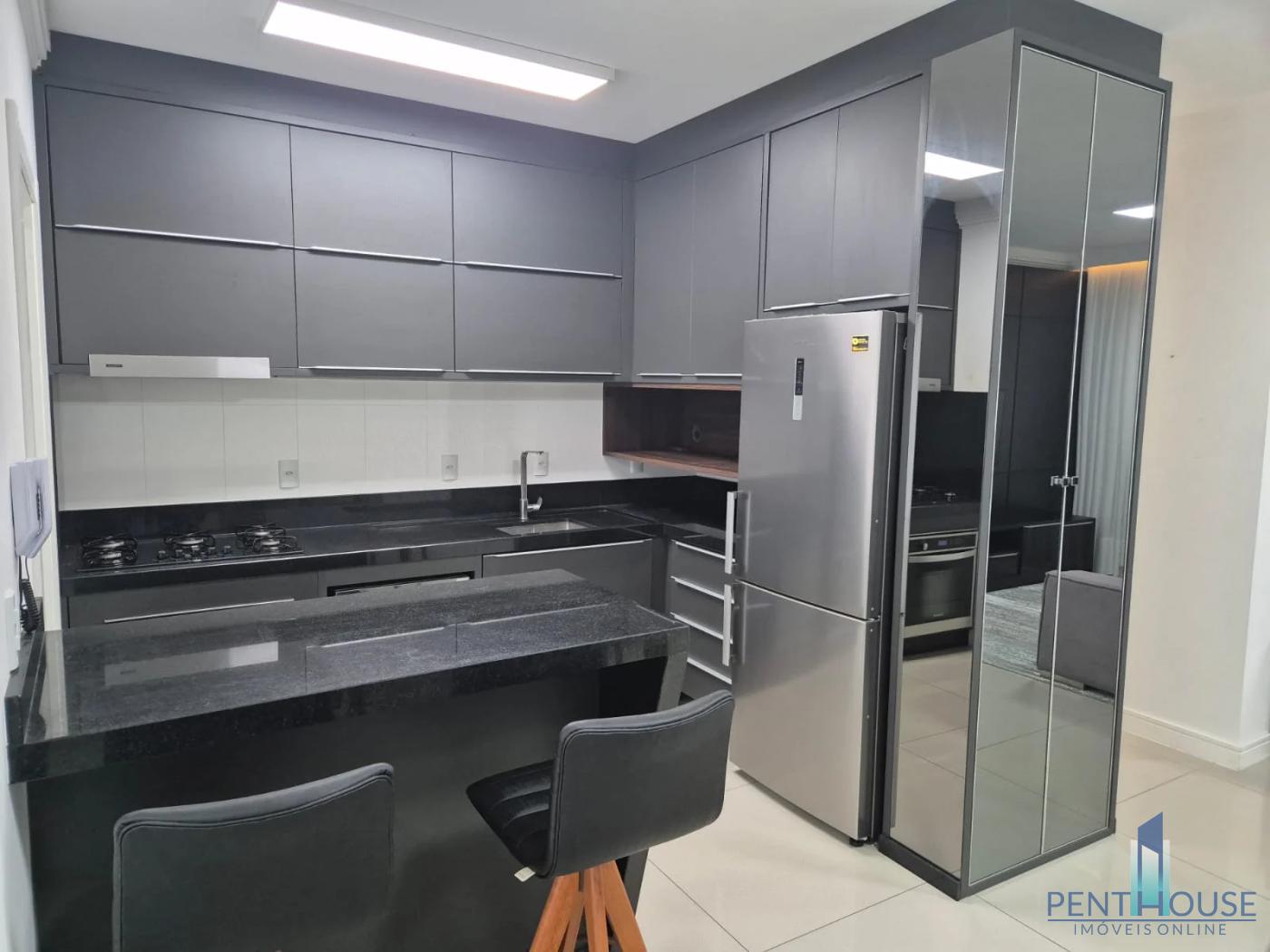 Apartamento à venda com 3 quartos, 128m² - Foto 2