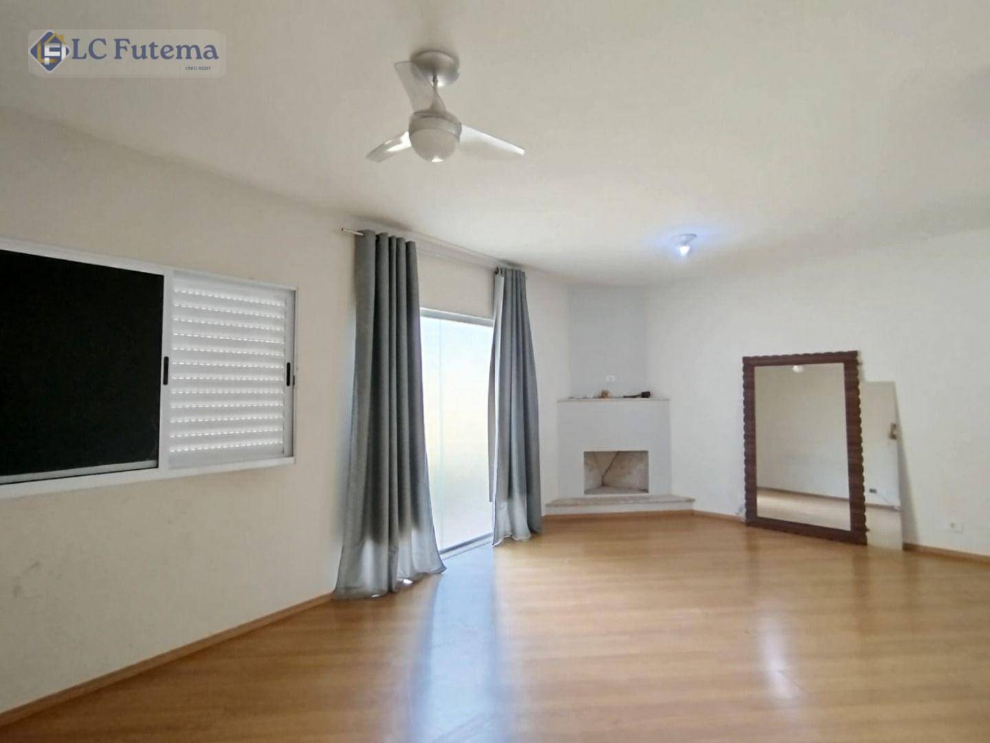 Casa de Condomínio para alugar com 3 quartos, 300m² - Foto 18