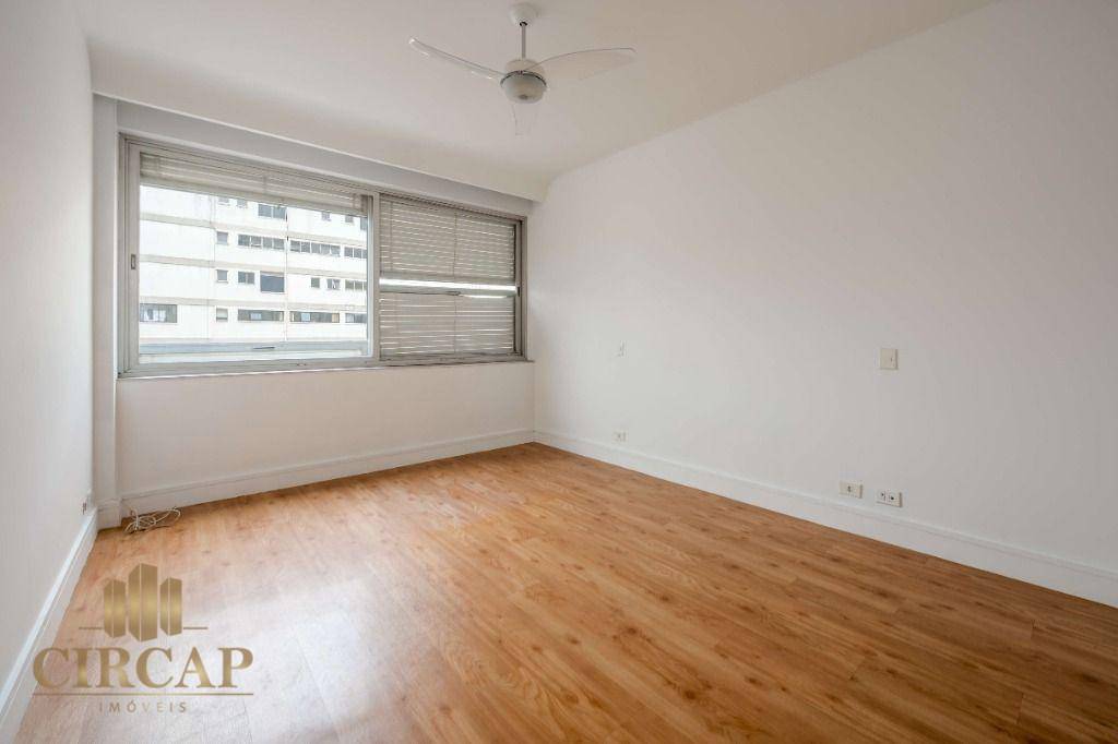 Apartamento à venda com 3 quartos, 240m² - Foto 5