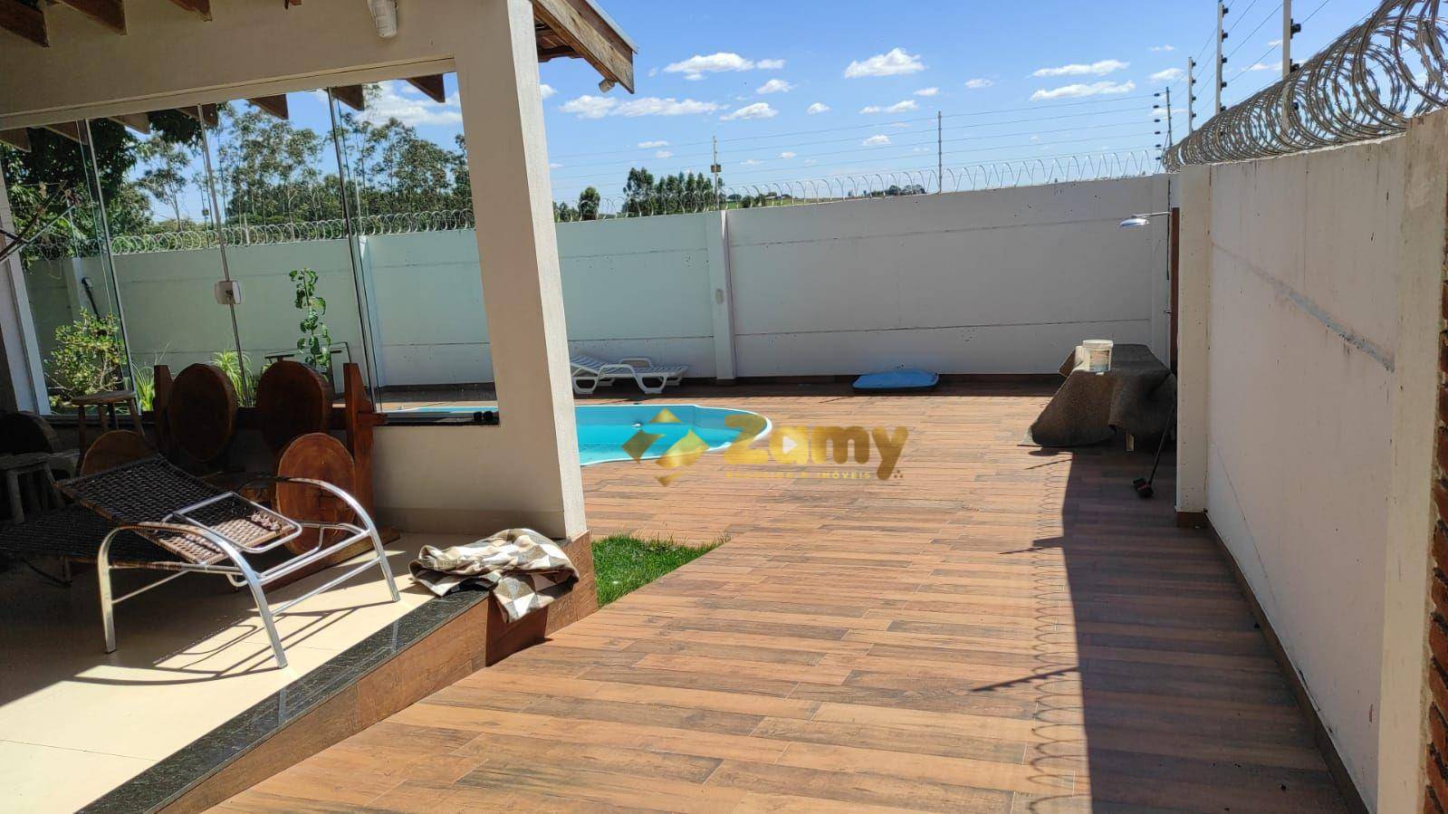 Sobrado à venda com 3 quartos, 270m² - Foto 1