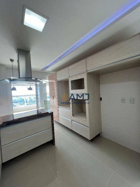 Apartamento à venda com 3 quartos, 207m² - Foto 10