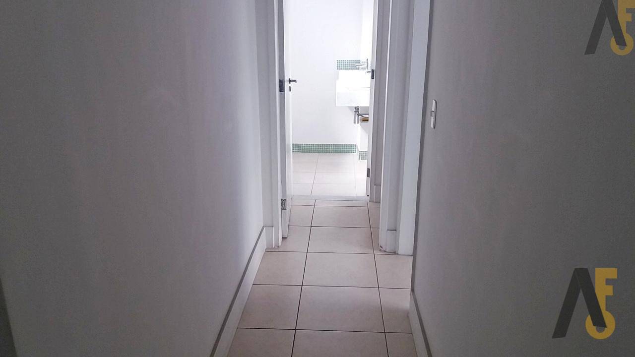 Apartamento à venda com 2 quartos, 63m² - Foto 5