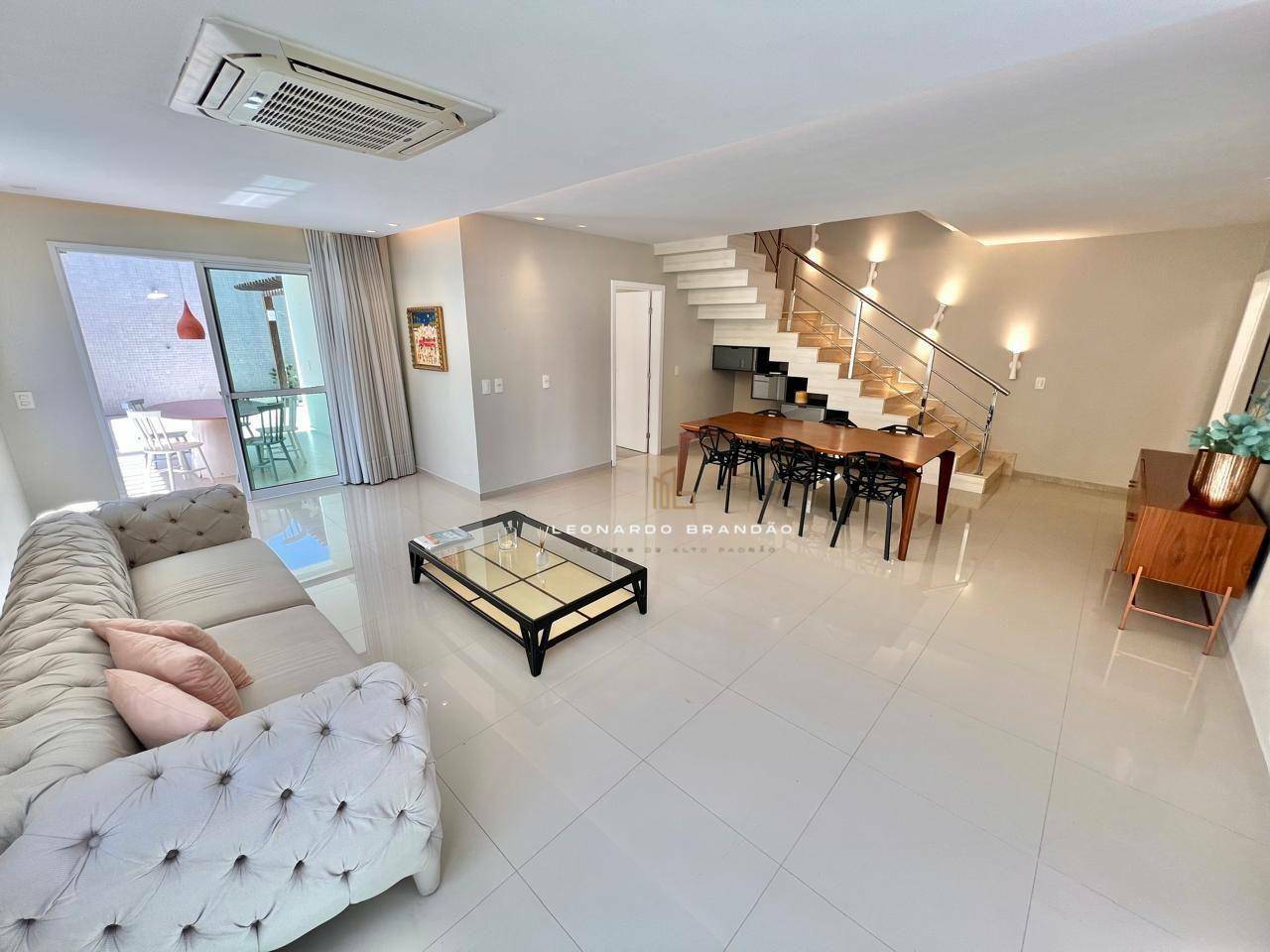 Casa de Condomínio à venda com 4 quartos, 246m² - Foto 3