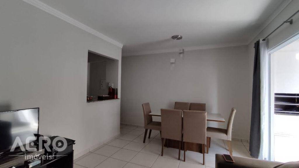 Apartamento à venda com 3 quartos, 75m² - Foto 11