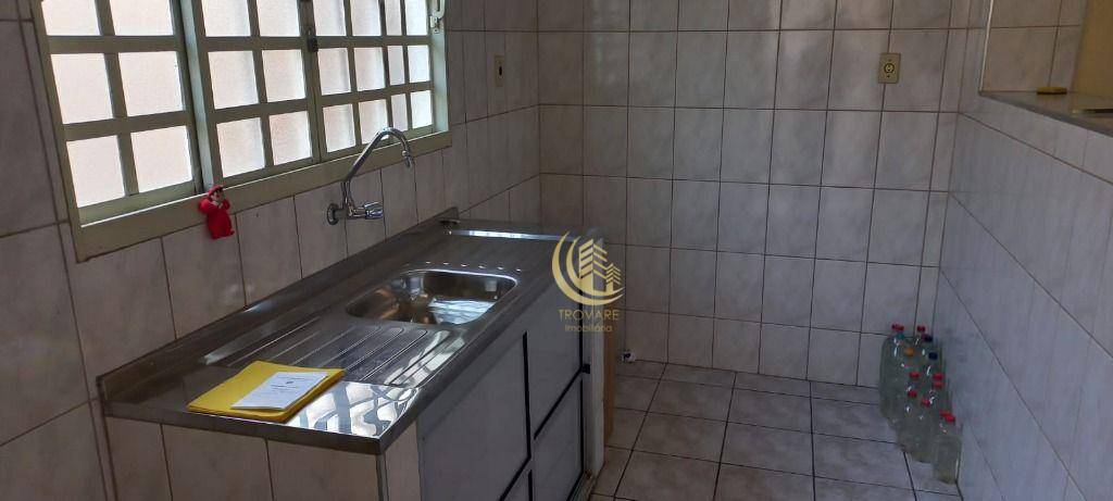 Casa à venda com 3 quartos, 190m² - Foto 2