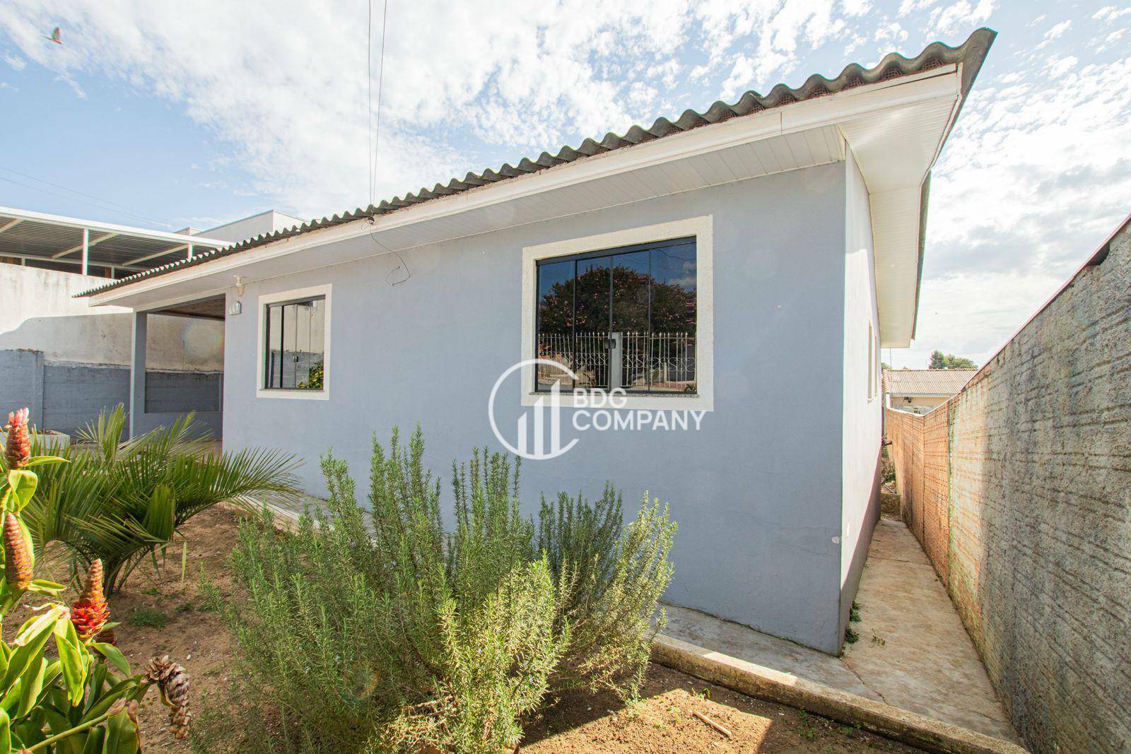 Casa à venda com 3 quartos, 60m² - Foto 2