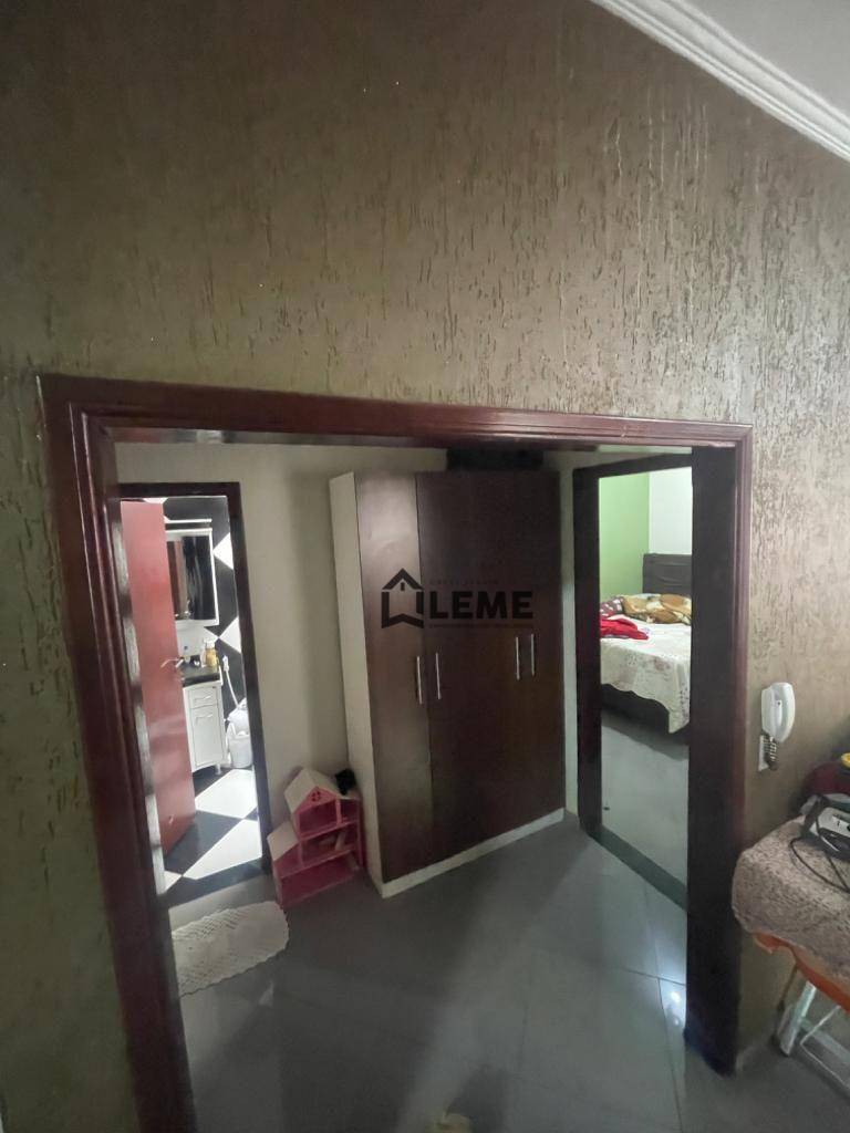 Casa à venda com 2 quartos, 140m² - Foto 10