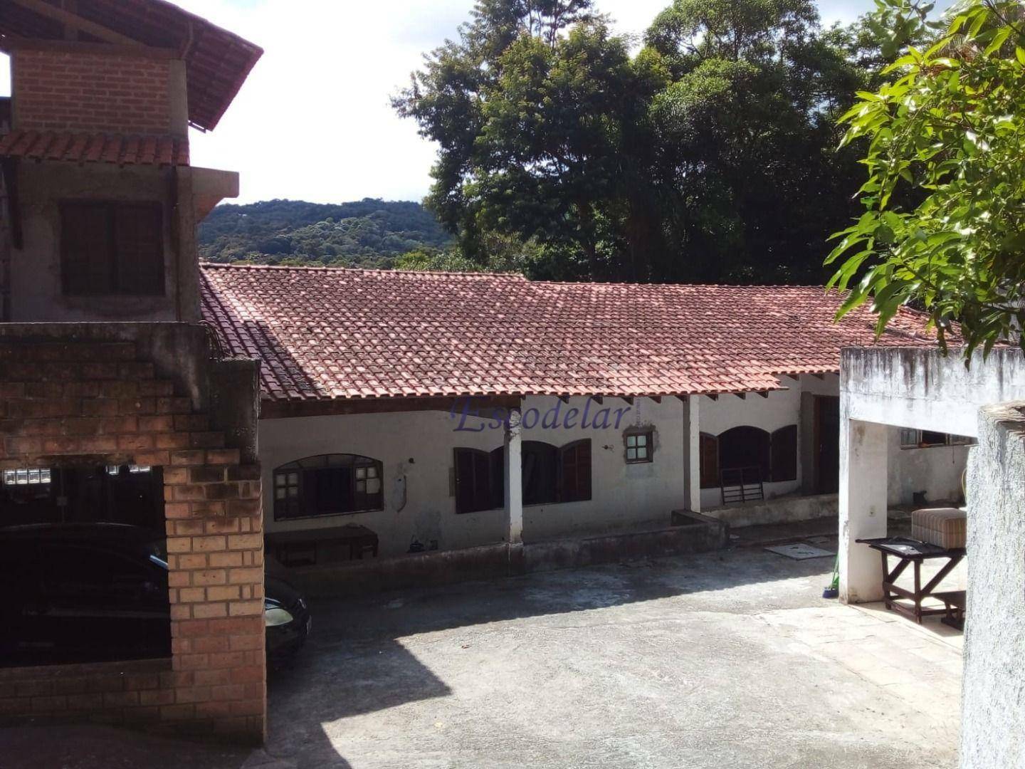 Casa à venda com 3 quartos, 223m² - Foto 2