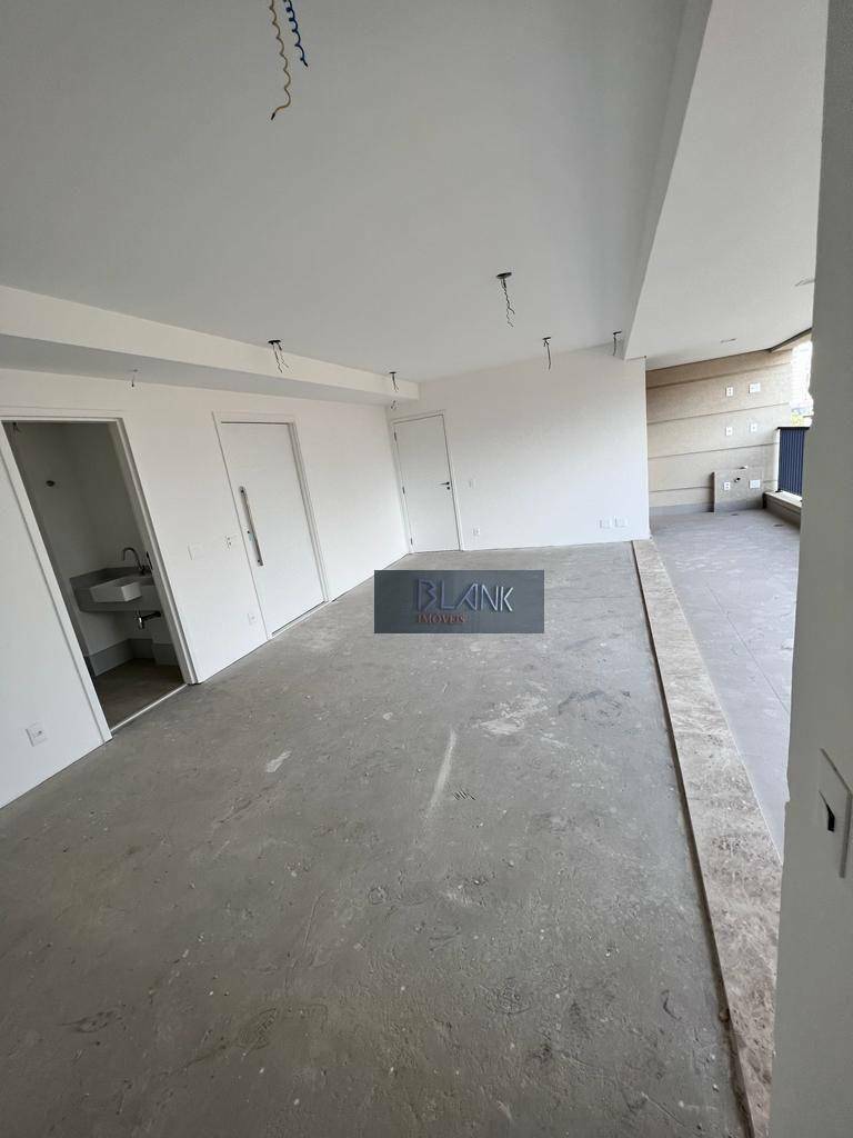 Apartamento para alugar com 3 quartos, 145m² - Foto 1