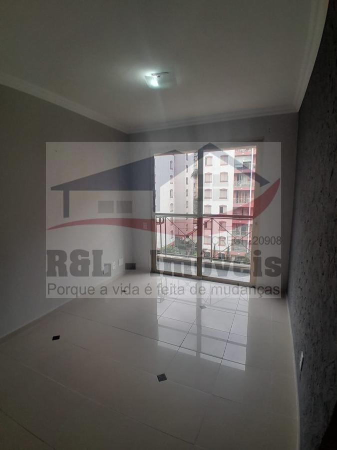 Apartamento à venda com 3 quartos, 61m² - Foto 4