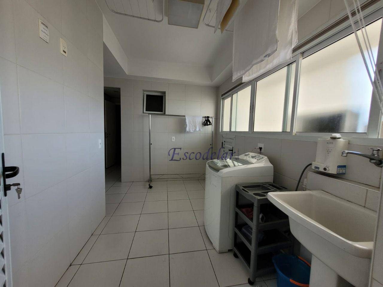 Apartamento para alugar com 4 quartos, 201m² - Foto 23