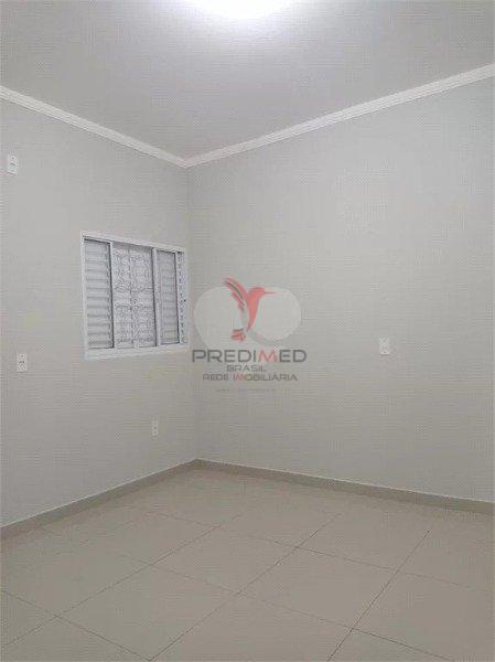 Casa à venda com 3 quartos, 242m² - Foto 4