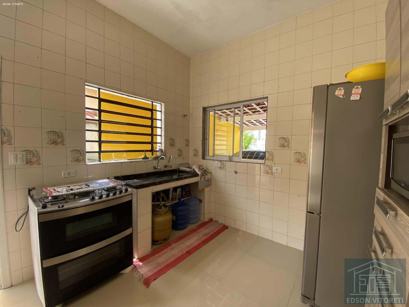 Casa para alugar com 3 quartos, 200m² - Foto 16