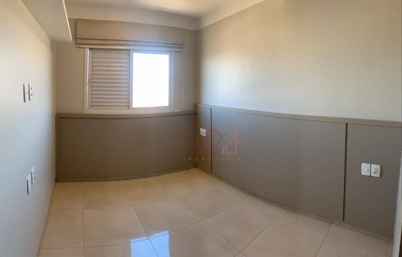 Apartamento à venda com 3 quartos, 140m² - Foto 3