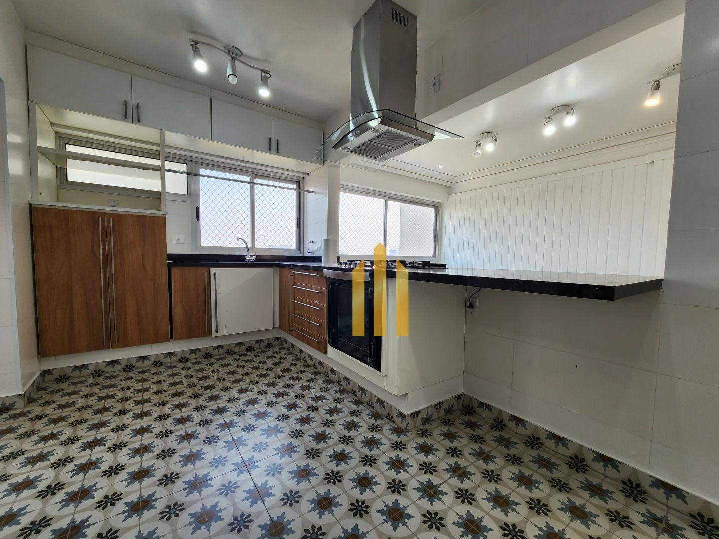 Apartamento à venda e aluguel com 3 quartos, 141m² - Foto 6