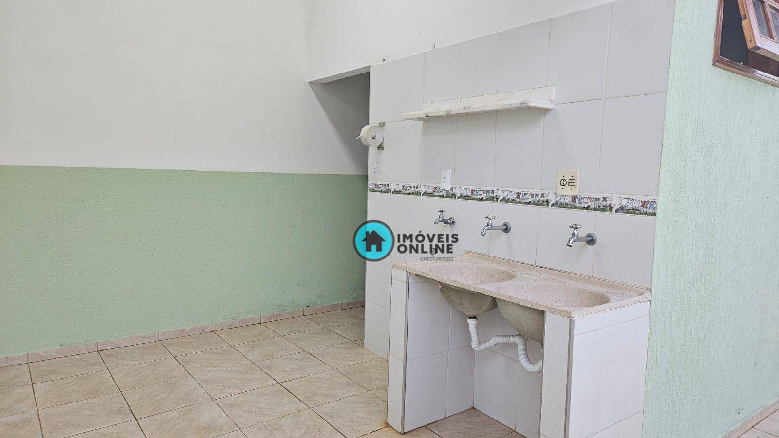 Casa à venda com 3 quartos, 250M2 - Foto 4