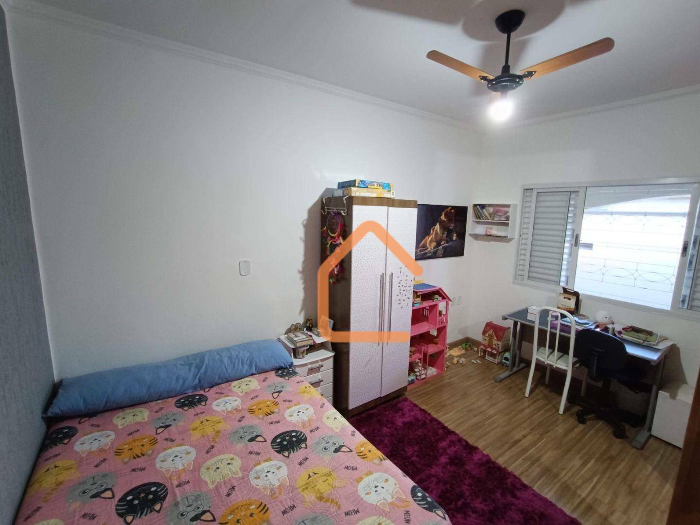 Casa à venda com 3 quartos, 230m² - Foto 4