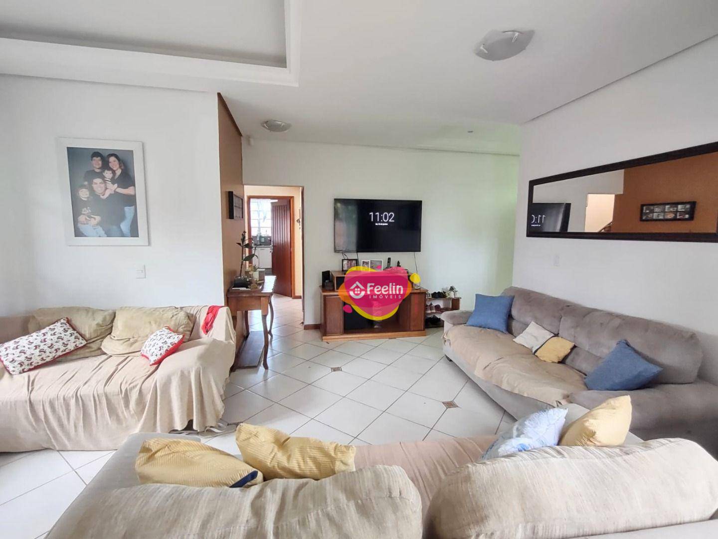 Casa à venda com 3 quartos, 250m² - Foto 4