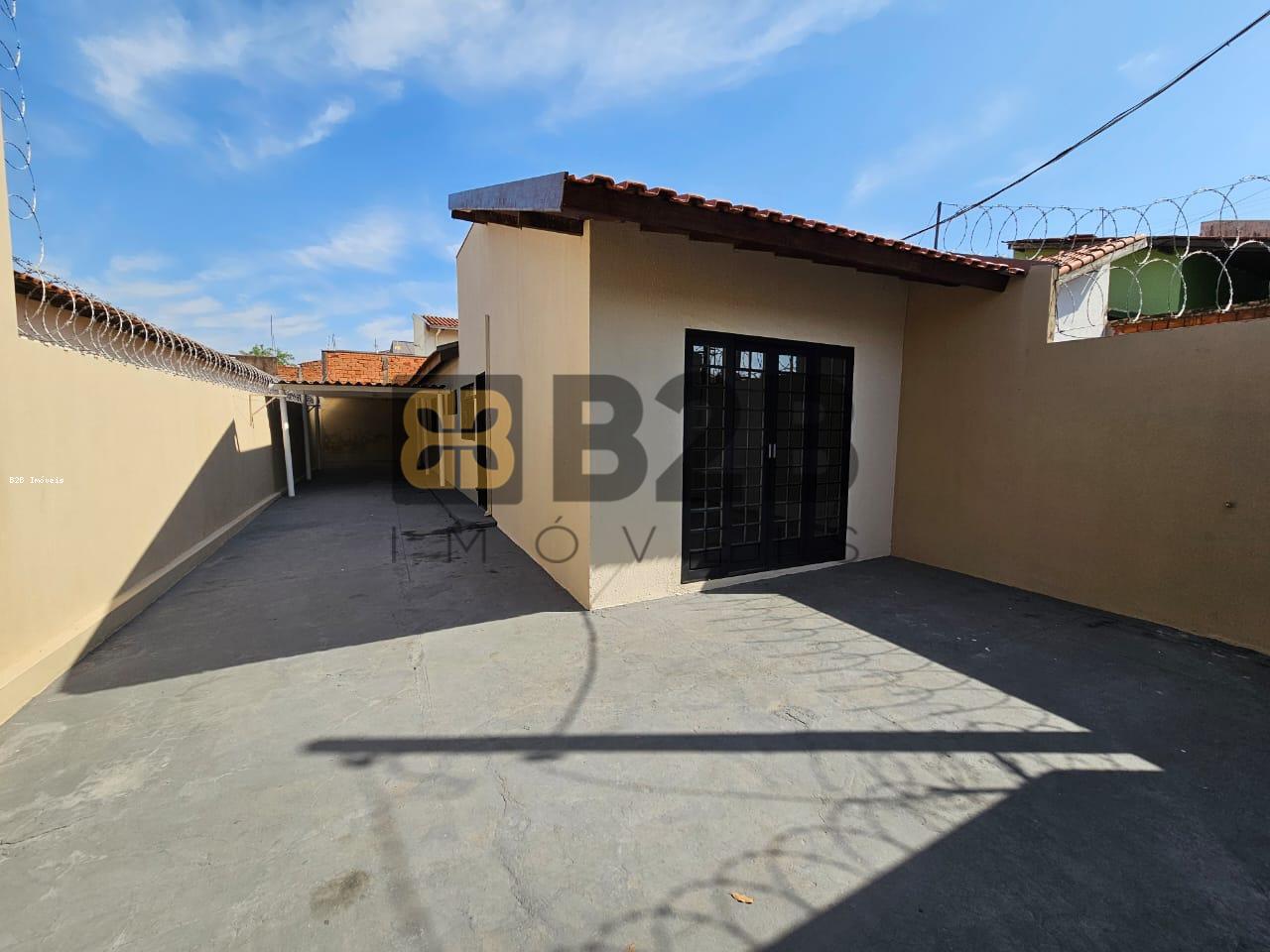 Casa à venda com 2 quartos, 60m² - Foto 13