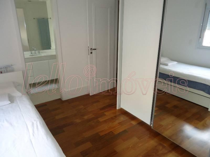 Apartamento para alugar com 3 quartos, 214m² - Foto 12