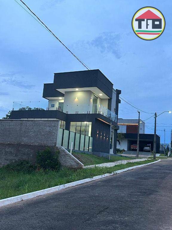 Casa de Condomínio à venda com 4 quartos, 260m² - Foto 2