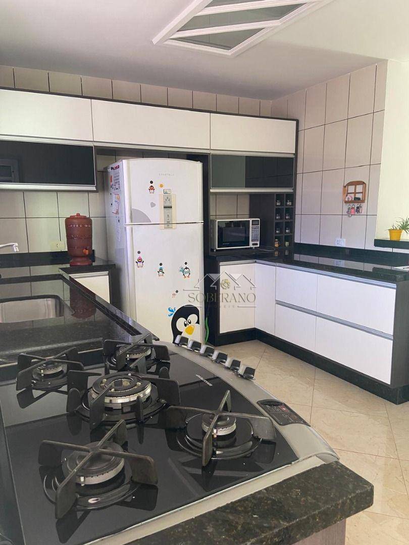 Sobrado à venda com 3 quartos, 238M2 - Foto 2