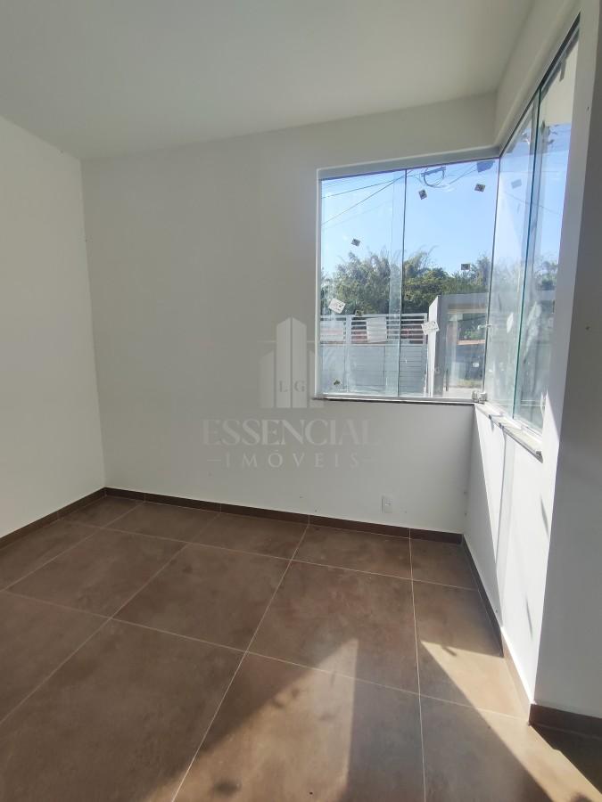 Casa à venda com 2 quartos, 125m² - Foto 2