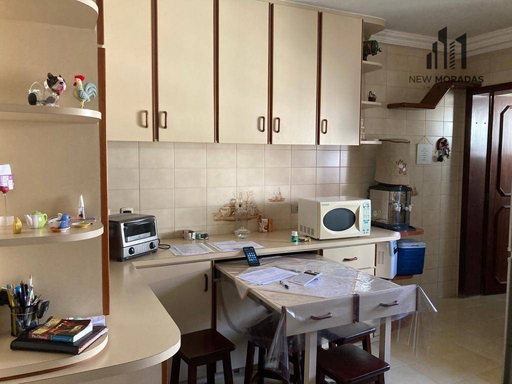 Apartamento à venda com 3 quartos, 179m² - Foto 4