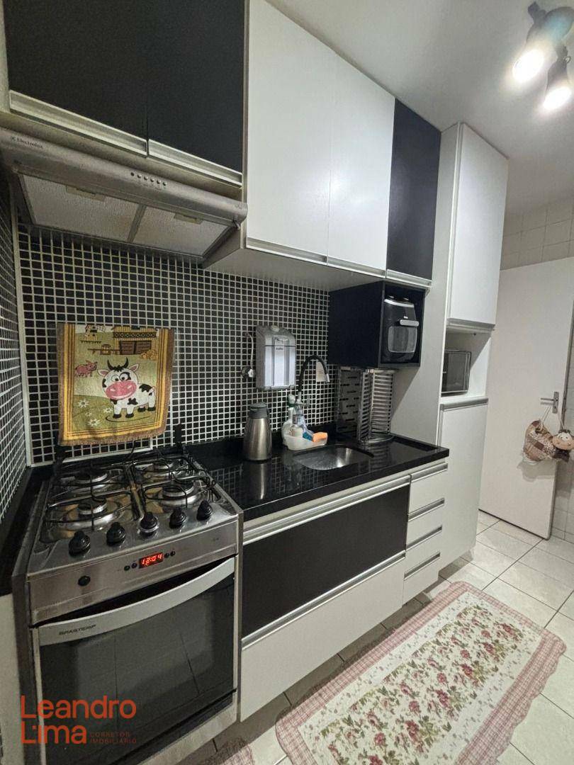 Apartamento à venda com 2 quartos, 51m² - Foto 4