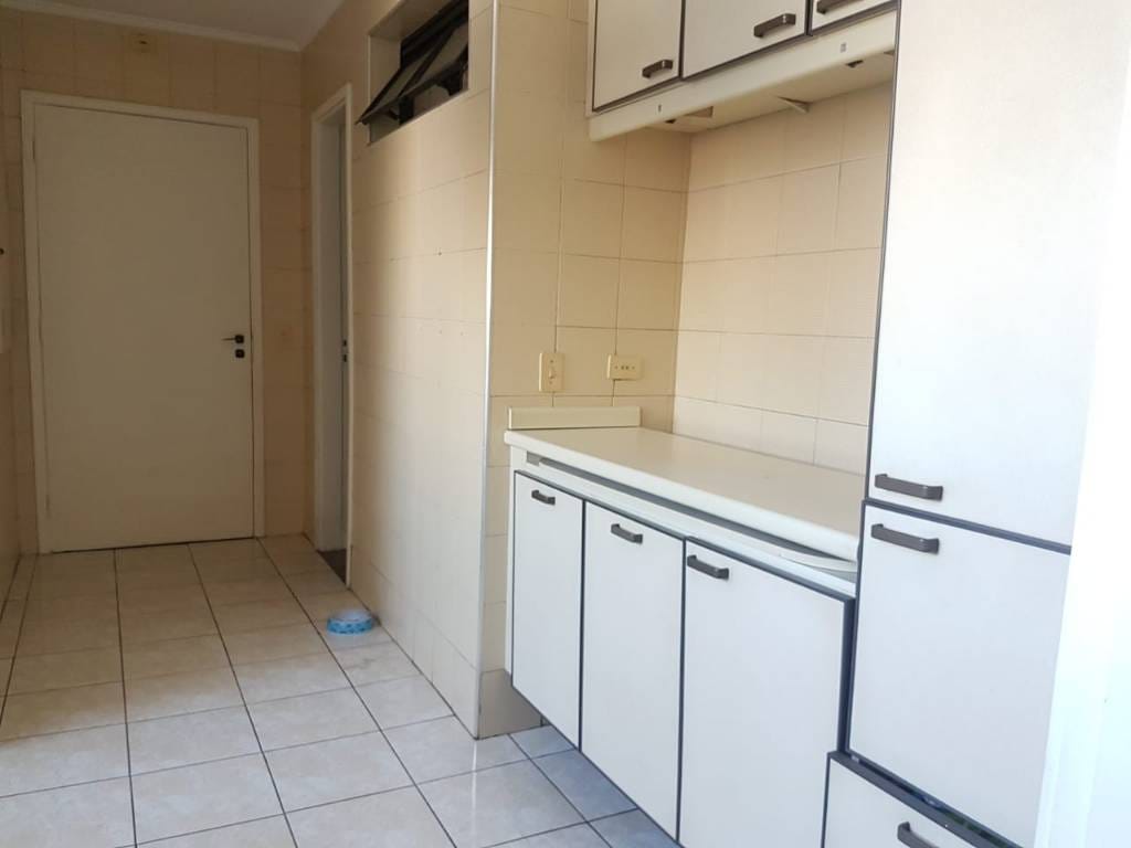 Apartamento à venda com 3 quartos, 145m² - Foto 13