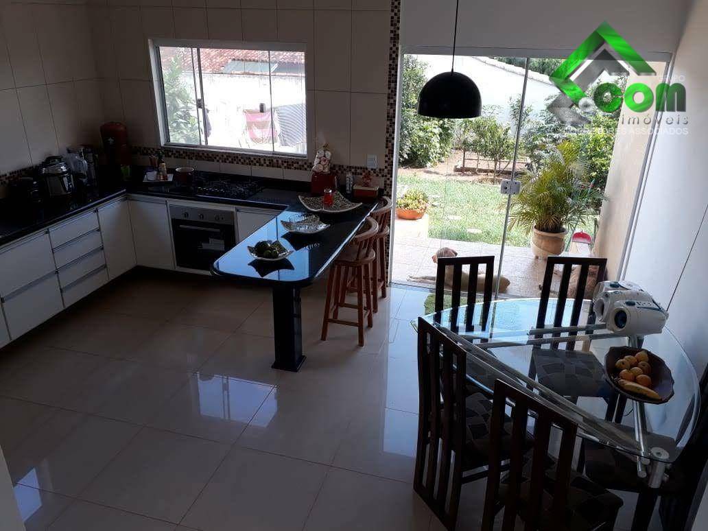 Casa à venda com 3 quartos, 103m² - Foto 3