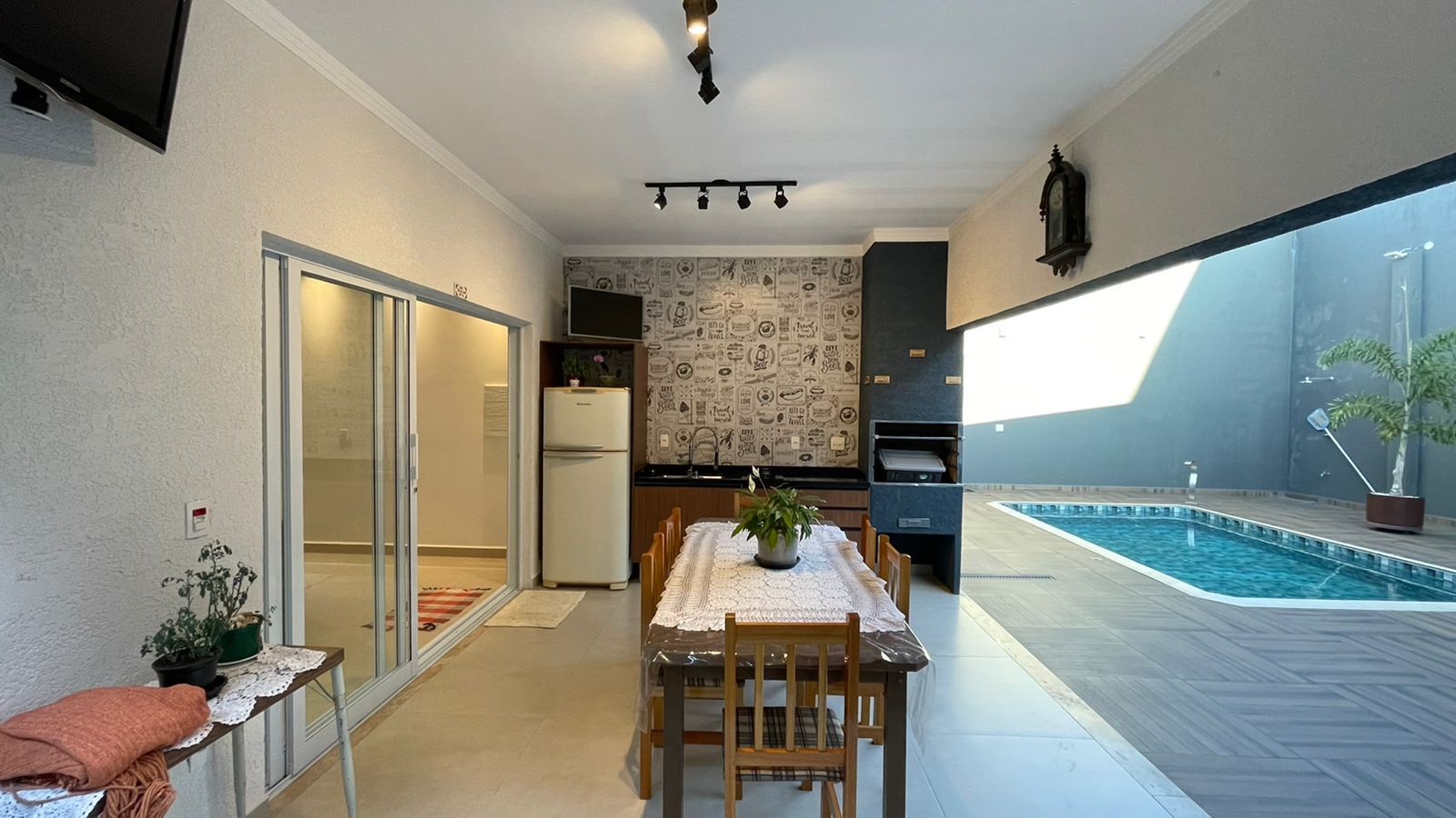 Casa à venda com 3 quartos, 190m² - Foto 8