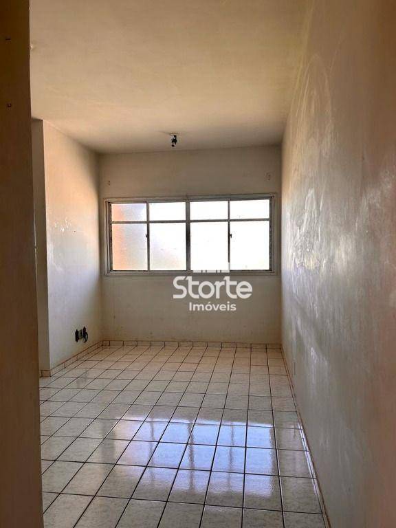 Apartamento à venda com 2 quartos, 55m² - Foto 3