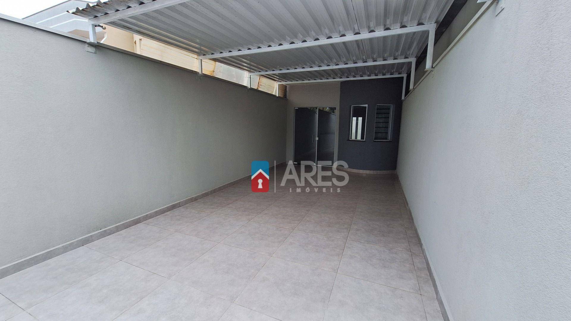 Casa à venda com 3 quartos, 98m² - Foto 2