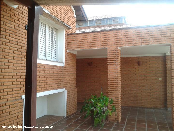 Prédio Inteiro à venda com 3 quartos, 300m² - Foto 1