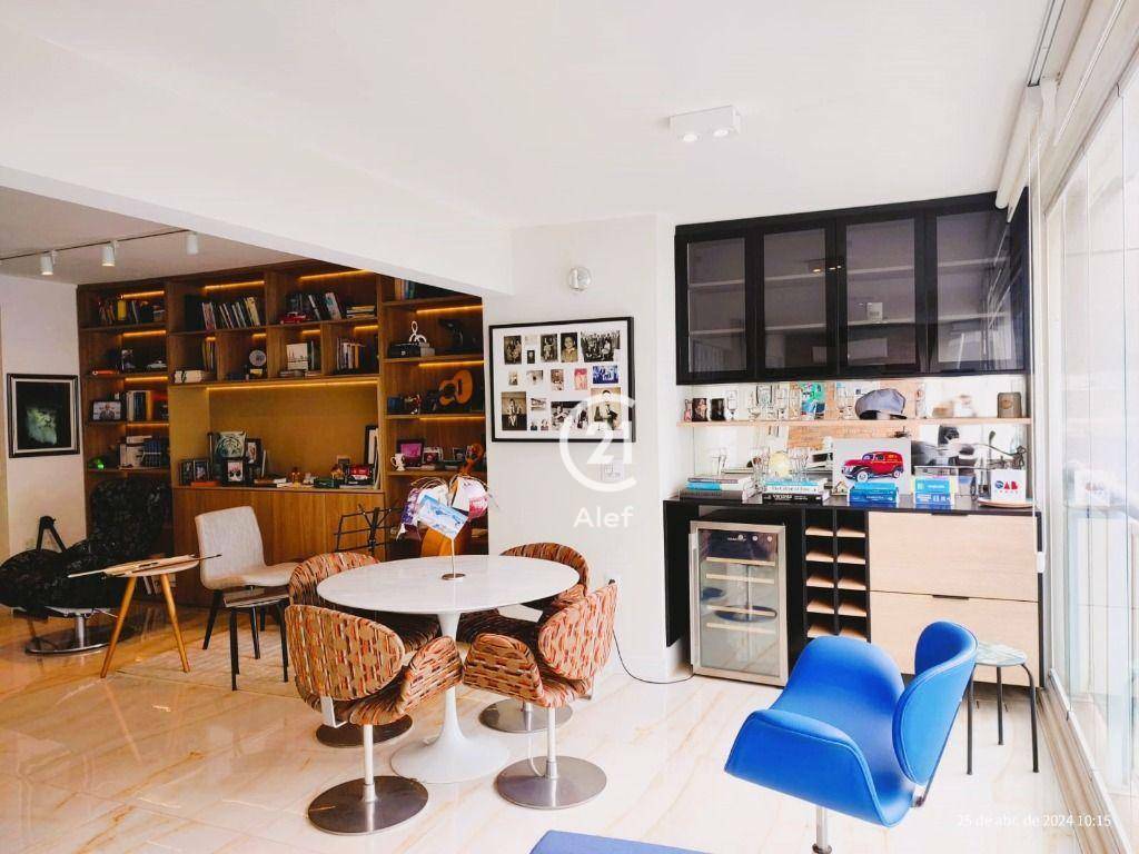 Apartamento à venda com 3 quartos, 157m² - Foto 7