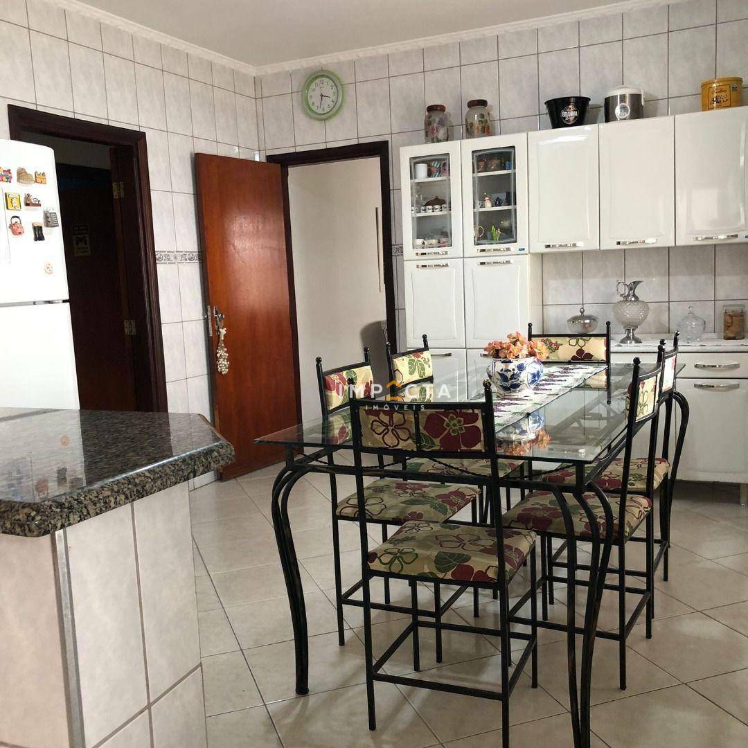 Casa à venda com 4 quartos, 320m² - Foto 23