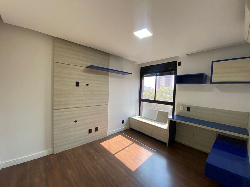 Apartamento à venda com 3 quartos, 220m² - Foto 9